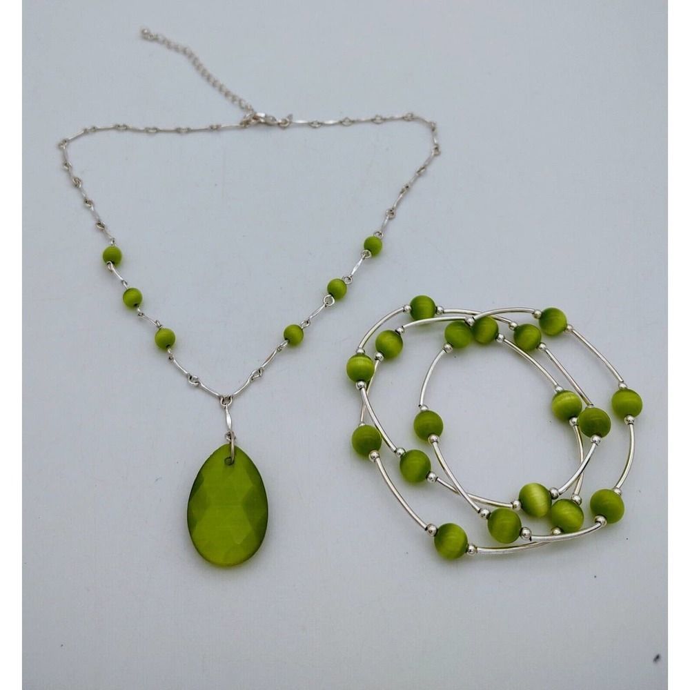 Avon Necklace And Stackable Bracelets Stretch Gre… - image 1